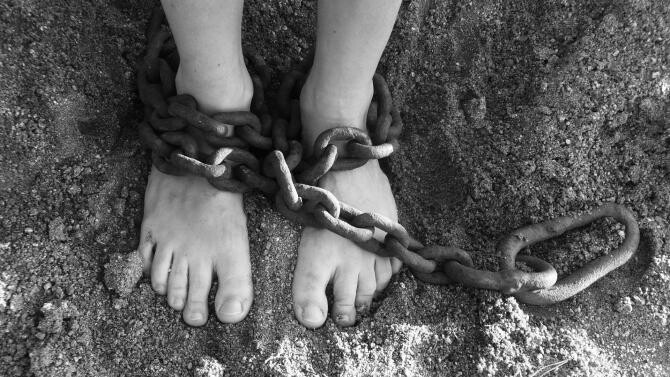 Copilă de 9 ani din România, SCLAVĂ în Anglia. A fost violată în mod repetat și obligată de 3 ori să se căsătorească. Detalii șocante / Foto: Pixabay