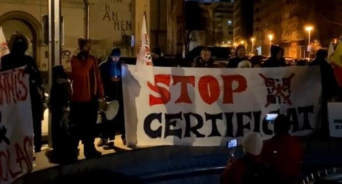 Protest împotriva certificatului verde la București. Manifestanții vor să ocupe strada / Sursă foto: Captură foto Facebook Cezar-Victor Năstase