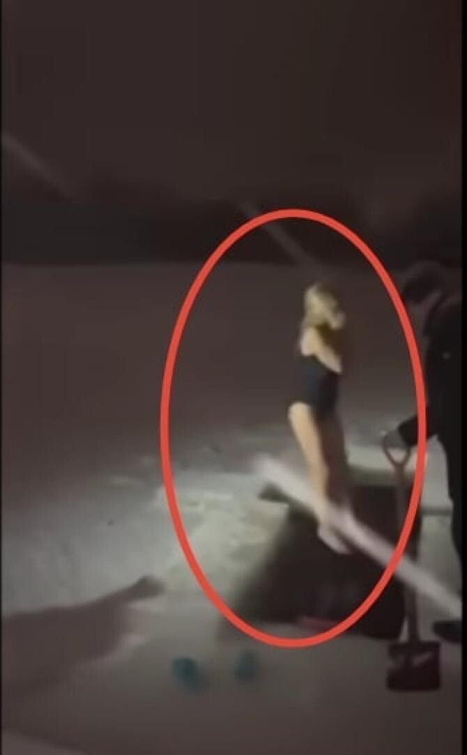 O rusoaică, de negăsit, după ce a sărit într-un lac înghețat. Copiii femeii erau acolo. "Mama, mama, nu!" / Foto: Captură video Youtube