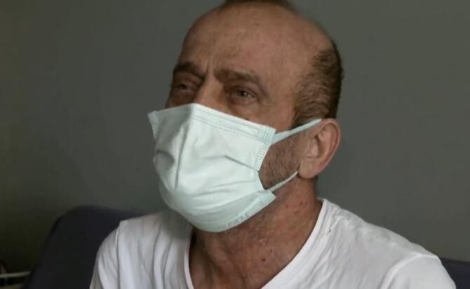El este bărbatul care are COVID-19 de 14 luni. Credea că va muri, pentru că suferea deja de leucemie. Are 78 de teste pozitive / Foto: Captură video BBC