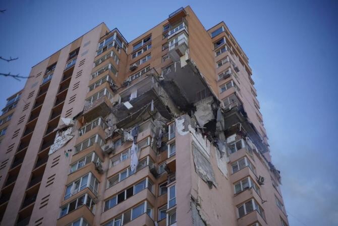 Bloc civil din Kiev lovit de o rachetă lansată de Armata rusă. Sursă foto: Ministerul Apărării din Ucraina