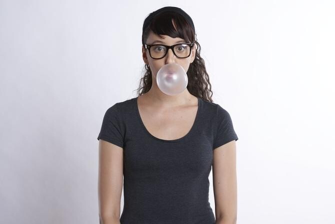 Contrar aşteptărilor, guma de mestecat are numeroase beneficii pentru sănătate / Foto: Pexels