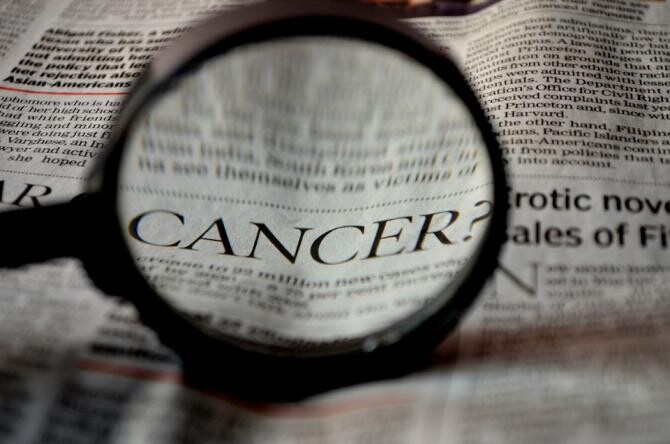 Concediu și indemnizație pentru românii care îngrijesc bolnavi de CANCER / Foto: Pixabay, de PDPics