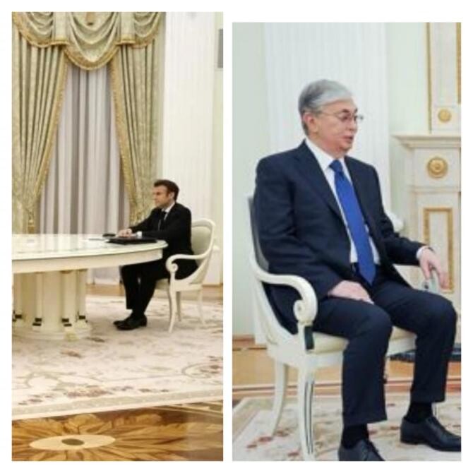 O poză cât o mie de cuvinte. Putin și președintele Kazahstanului, negocieri la o măsuță de cafea, de zeci de ori mai mică decât cea a lui Macron / Foto: Captură video Youtube