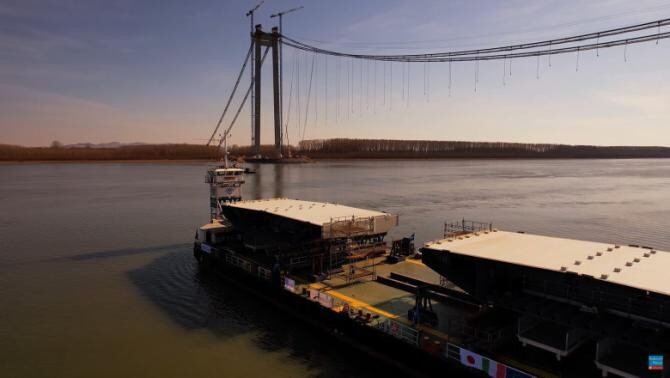 Primul segment al podului a părăsit incinta Șantierului Naval Brăila în urmă cu o săptămână / Foto: Facebook