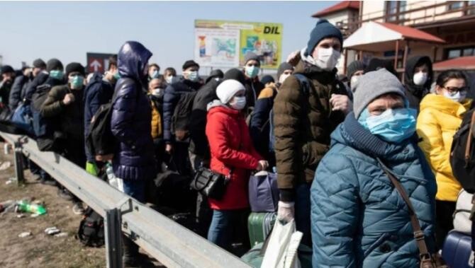 Refugiaţi ucrainieni la graniţele cu România / Foto: defenseromania.ro