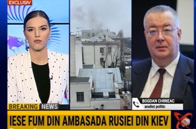 FUM la ambasada Rusiei de la Kiev. Kremlinul spune că situația ar putea ESCALADA. Bogdan Chirieac: Nu se lasă nimic în urmă! Probabil se ard documente/ Foto: Captură video Realitatea Plus