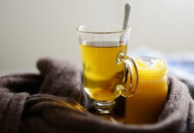 E periculos să consumăm băuturi fierbinţi îndulcite cu miere? Foto: Pixabay