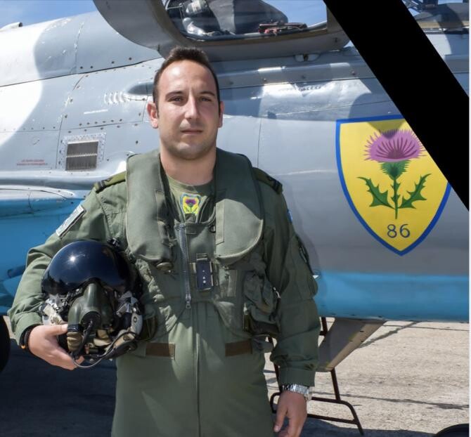 Căpitanul Costinel Iosif Niță, pilotul avionului MiG-21 LanceR prăbuşit miercuri, 2 martie, în judeţul Constanța, şi-a pierdut viaţa./foto Facebook Forțele Armate Române