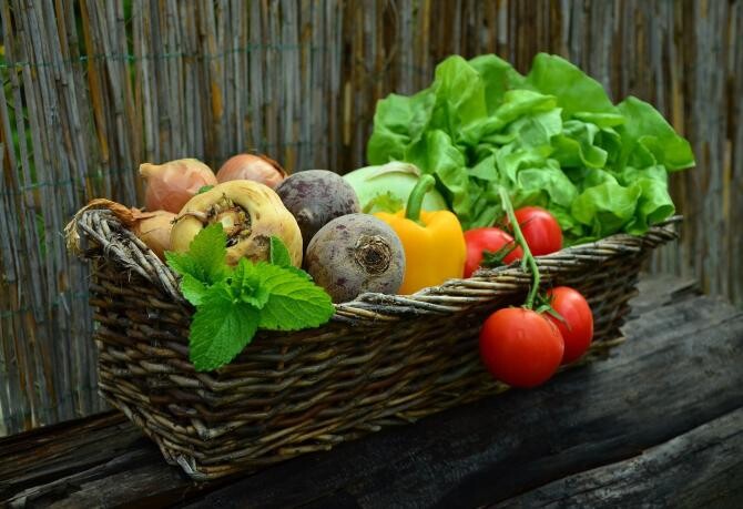 Fructe și legume de primăvară. Listă cu ce să mănânci în martie, aprilie și mai / Foto: Pixabay, de congerdesign