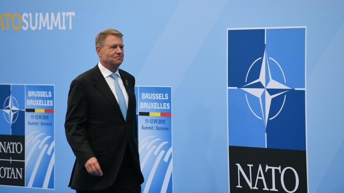 laus Iohannis, va participa joi,  la reuniunea extraordinară a șefilor de stat și de guvern din țările membre NATO
