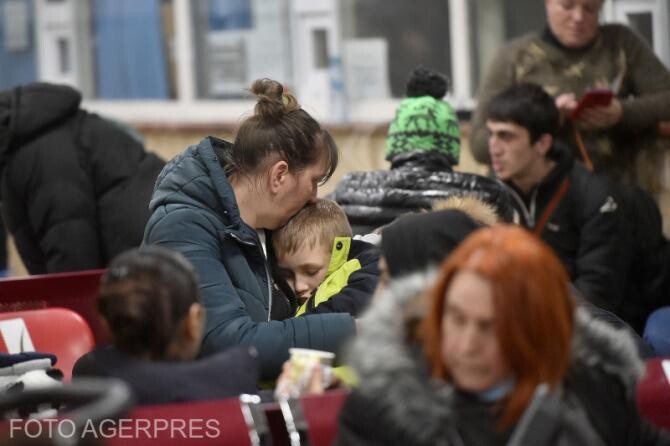 Refugiati in Gara de Nord-București