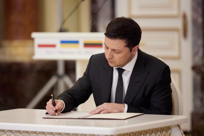 Rușii își vor lua adio de la proprietățile deținute în Ucraina. Zelensky a semnat o lege privind confiscarea forțată / Foto: Facebook Volodimir Zelensky
