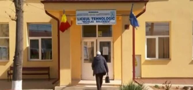 Anchetă pentru tentativă de omor în cazul elevului din Botoșani, incendiat în sala de curs a unui liceu. „Mi-a dat foc!” / Capătură video Pro Tv