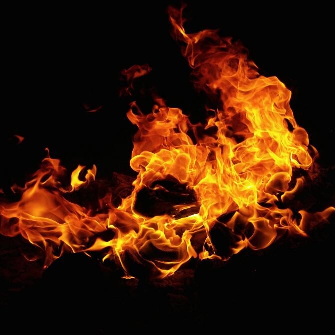 Incendiu în Vaslui: Patru persoane, între care trei copii, au suferit arsuri / FOTO: Pexels