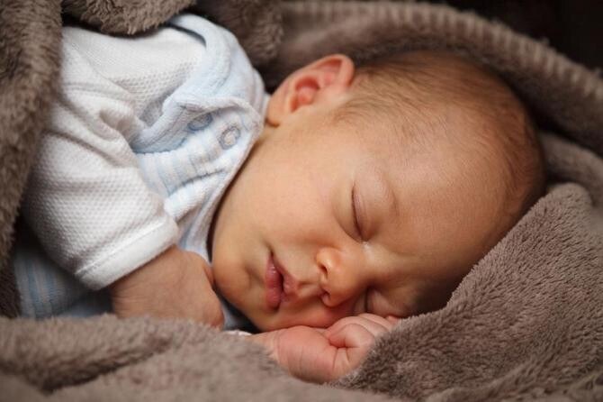 Risc mai mare de moarte subită pentru bebelușii băieți / Foto: Pixabay