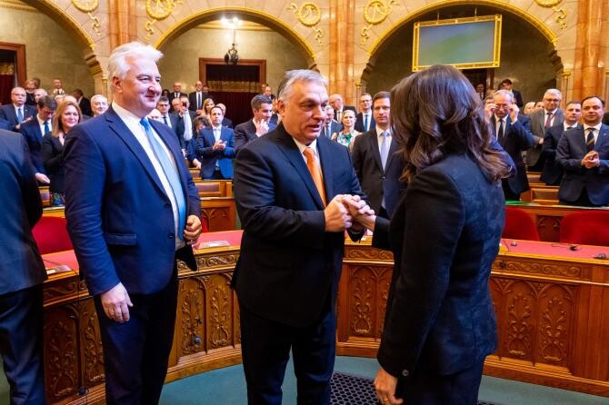 Katalin Novak a fost învestită în funcție. Prima femeie devenită președinte al Ungariei susține valorile creștine și natalitatea  / 
 Sursă foto: Facebook Novák Katalin