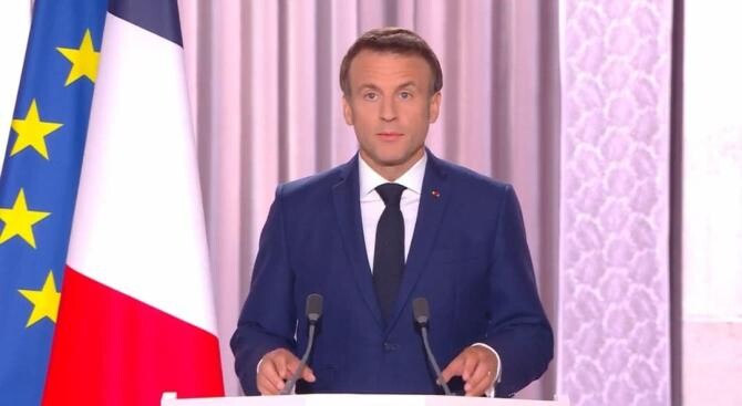 Emmanuel Macron a fost învestit preşedinte al Franţei. ''Sunt conştient de gravitatea vremurilor'' / Foto: Captură video Facebook Emmanuel Macron
