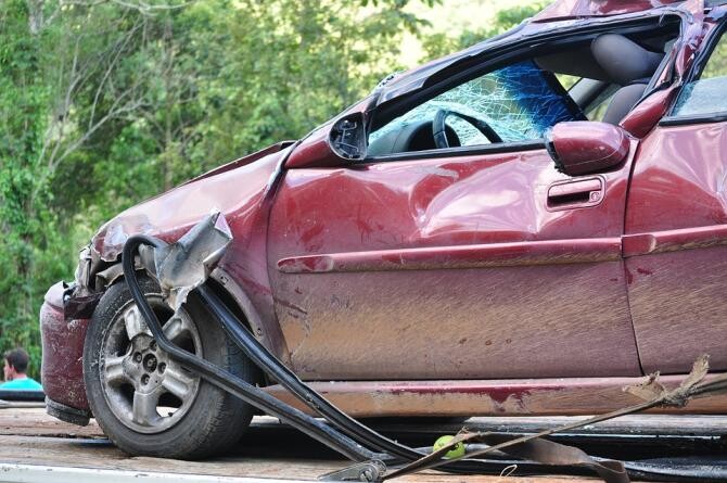 Ce se întâmplă când o mașină este lovită de un șofer fără RCA / Foto: Pixabay, de Netto Figueiredo