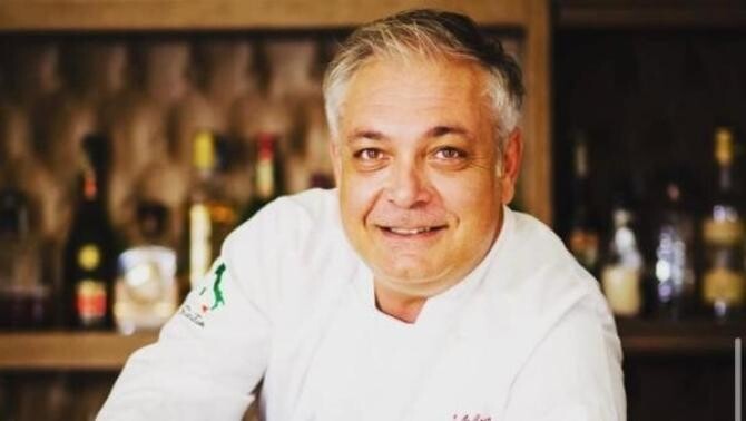 Rețete de vară. Chef Salvo Lo Castro: ”Ajută foarte mult și la bronzat”. Ce mâncăm în sezonul cald, pentru a ne menține silueta - Foto Instagram Chef Salvo Lo Castro