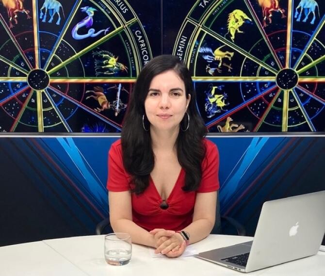 Daniela Simulescu, astrolog DCNews și Astrosens