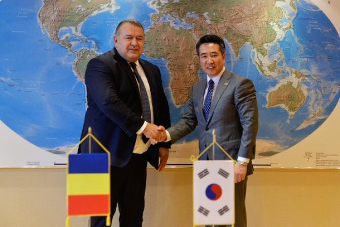 Mihai Daraban alături de Rim Kap-soo, ambasadorul Coreei de Sud la Buucurești
