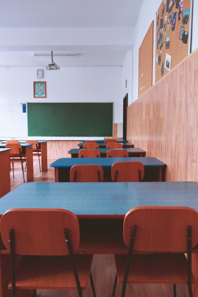 Evaluare Națională 2022. Elevii unei școli din Dolj au primit la limba română subiectele pentru școlile în maghiară / Foto: Pixabay, de Dids