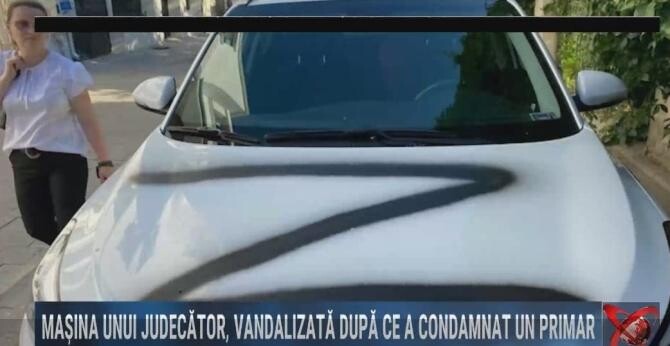 Mașina unui judecător din Constanșa, vandalizată, după ce a condamnat un primar. "Ai grijă de tine, știu unde stai" / Foto: Captură video Realitatea Plus