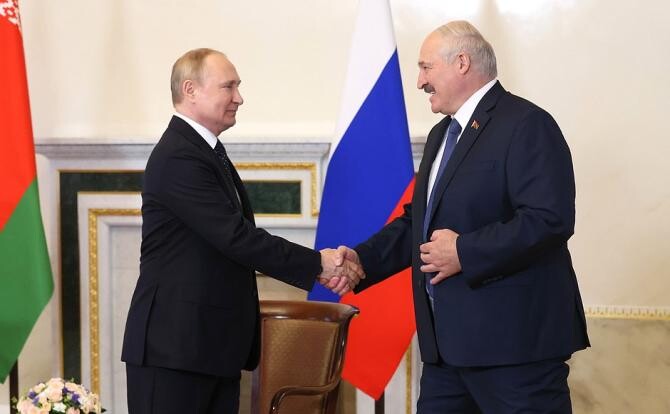  Putin îi face cadou lui Lukașenko sistemele de rachete Iskander-M. "Pot folosi atât rachete balistice, cât și de croazieră" / Foto: Kremlin.ru