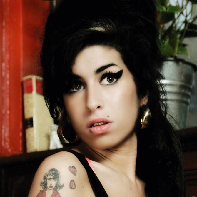 Facebook Amy Winehouse