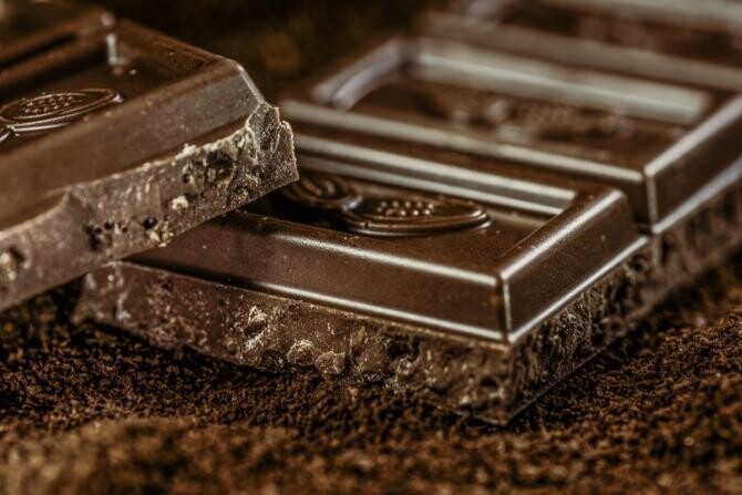 Ciocolata neagră infleunţează activitatea cerebrală / Pxhere