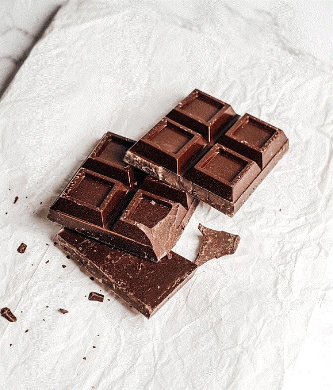 Consumă aceste alimente și vei fi plin de energie întreaga zi - ciocolata neagră se află printre ele. Sursa - Pexels