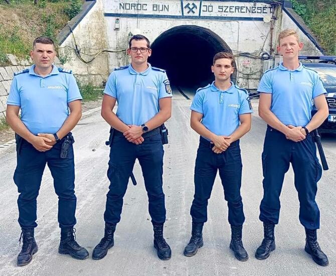 George, Cristian, Bedo și Mihai, cei patru jandarmi de la Școala de Subofițeri din Fălticeni, au intervenit decisiv în criza de la Praid