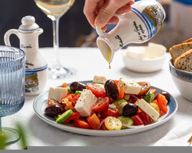 The World's Best Greek Salad - recipe/photo: Pixabay, Galina Afanaseva