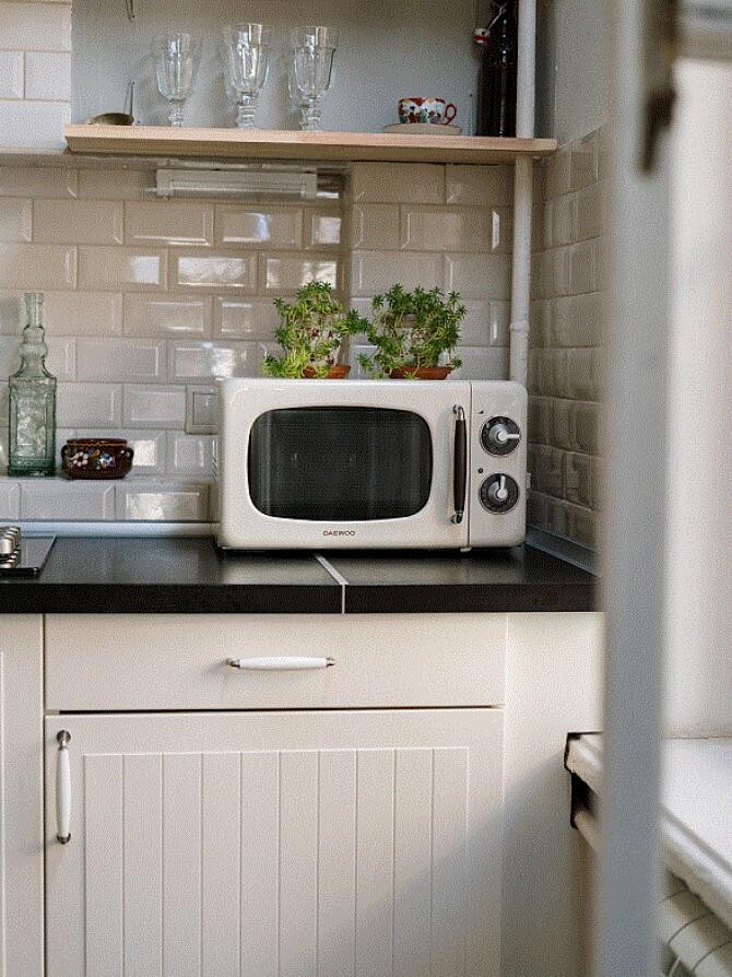 Spune adio mirosului urât din cuptorul cu microunde - ai nevoie de câteva minute și de un ingredient. Sursa - Pexels
