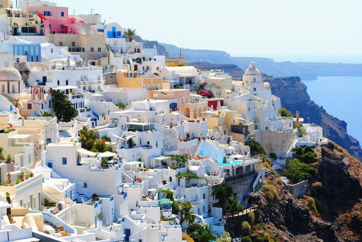 Διακοπές στην Ελλάδα.  Ο υπερτουρισμός καταστρέφει τις ελληνικές παραλίες;