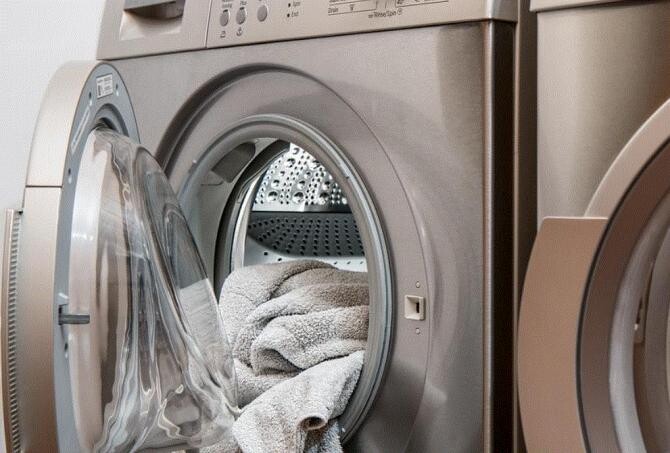Mașina de spălat miroase a mucegai. Trebuie să o igienizați urgent cu un produs ieftin și eficient. Sursa - pixabay.com