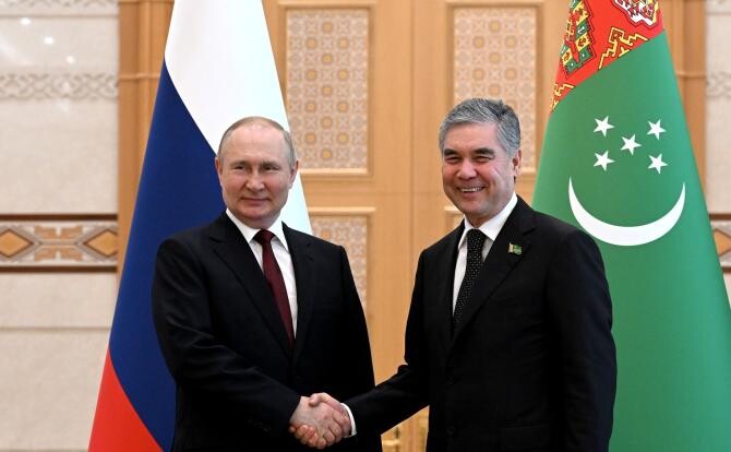 Putin l-a decorat pe fostul președinte al Turkmenistanului  / Foto: Kremlin.ru
