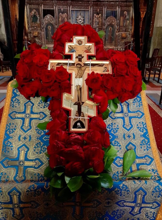 14 septembrie - Înălțarea Sfintei Cruci. De ce se postește de “Ziua Crucii“?