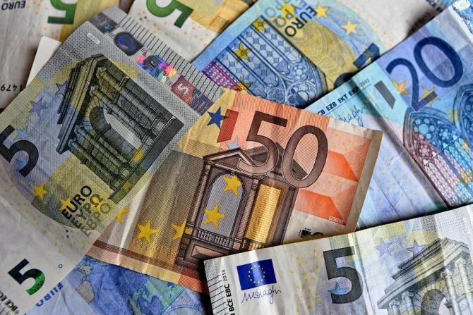 Banca Centrală Europeană a majorat dobânda cheie cu 75 de puncte și promite alte măriri / Foto: Pixabay, de MabelAmber