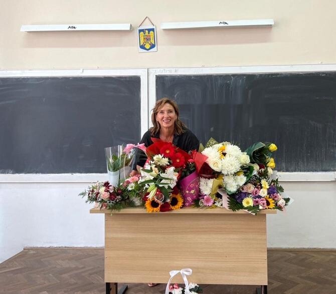 Cum s-a îmbrăcat Carmen Iohannis la deschiderea noului an școlar / Foto: Facebook Carmen Iohannis