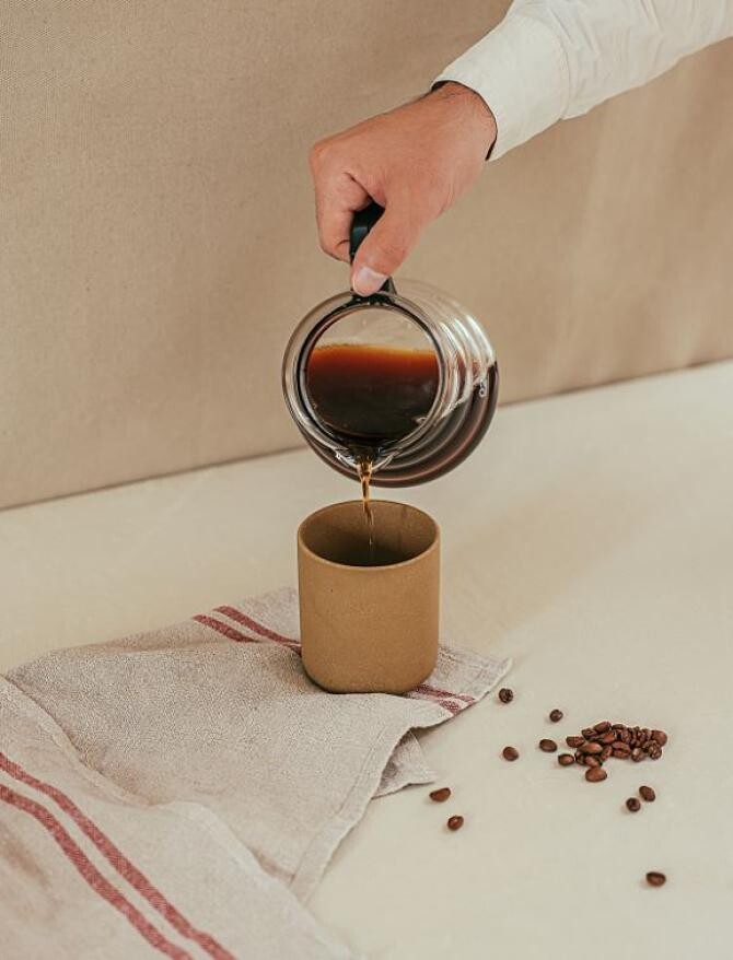 Cum să îndepărtezi petele de cafea de pe țesături - trei moduri, dezvăluite de gospodinele cu experiență. Sursa - Pexels