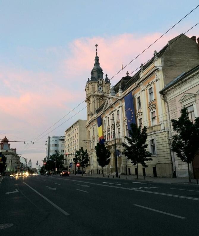De ce vrea Primăria Cluj să demoleze Crucea de pe Cetățuie - Monumentul Eroilor Neamului, cu o înălțime de 23 metri, emblemă a orașului