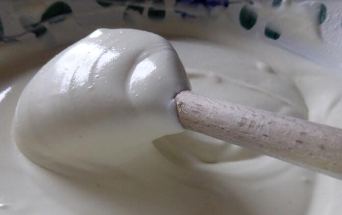 Doar amestecați iaurt cu smântână. O rețetă minunată, care va uimi pe toată lumea. Sursa - pixabay.com
