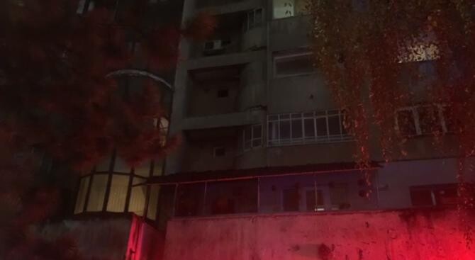 Explozie puternică într-un bloc de apartamente din Cluj; 5 persoane, printre care și un copil, au ajuns la spital - Foto Isu Cluj