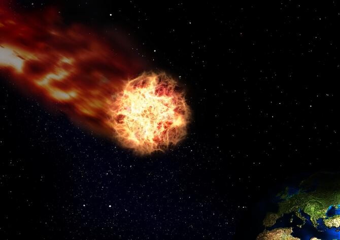 O ''minge de foc'' misterioasă, observată deasupra Marii Britanii. "A fost incredibil. S-au desprins bucăți mici din ea" / Foto: Pixabay, de Geralt