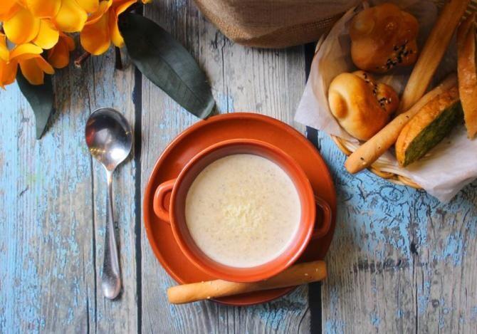 Garlic soup, with a rich taste and a delicate texture.  Spanish recipe.  Source - Pexels
