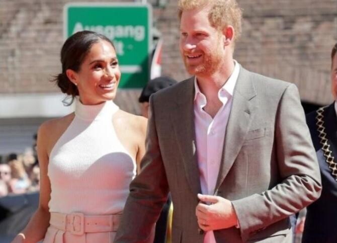 În ciuda scandalurilor stârnite de documentarul Netflix, Harry și Meghan ar fi fost invitați la încoronarea lui Charles/ Sursa Facebook Familia Regală