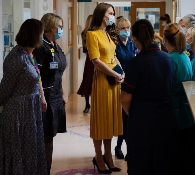 Kate, Prințesa de Wales, suprinsă în timp ce legăna un nou-născut la maternitate / Foto: Instagram princeandprincessofwales