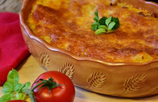 Lasagna cu dovleac, fără sos bechamel. O porție are doar 280 de calorii. Sursa - pixabay.com